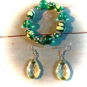 Green Leprechaun & Clover Glass Bead Bracelet & Dangle Earrings